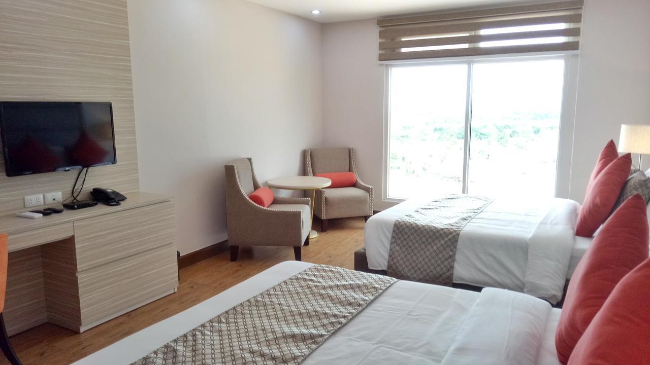 La Maja Rica Hotel Tarlac City Zewnętrze zdjęcie