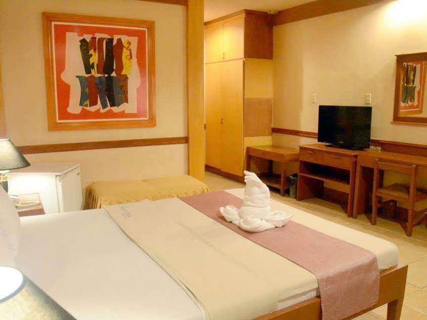 La Maja Rica Hotel Tarlac City Zewnętrze zdjęcie